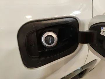 Car image 31