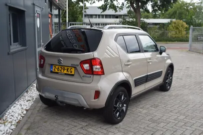 Car image 30