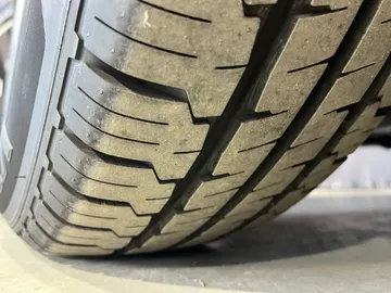 Car image 28