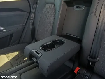 Car image 40