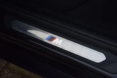 Car image 40