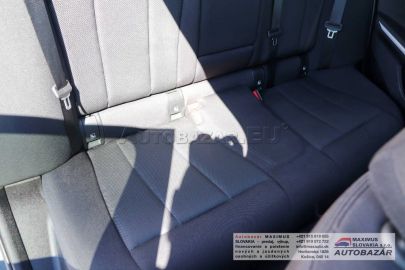 Car image 37