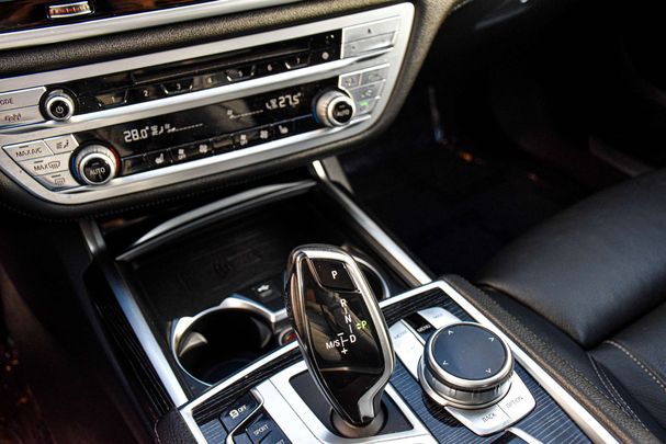 BMW 730 xDrive 195 kW image number 15