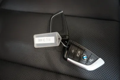 Car image 38