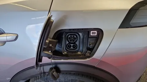 Car image 34