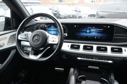 Car image 37