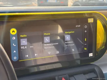 Car image 27