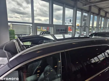 Car image 38