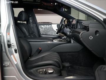 Car image 30