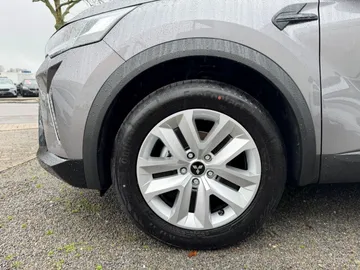 Car image 30