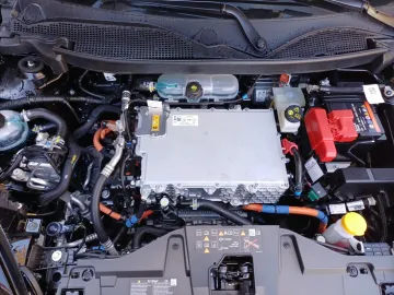Car image 19