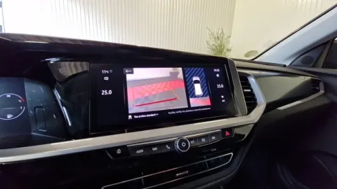 Car image 33