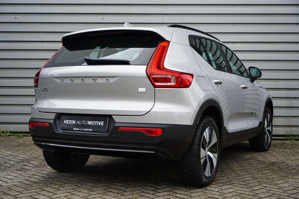 Volvo XC40 Recharge T4 Plus Dark 155 kW image number 2