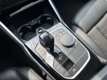 Car image 33