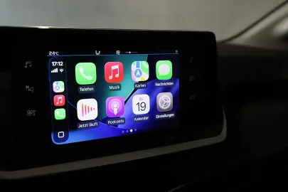 Car image 28