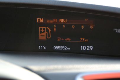 Car image 24