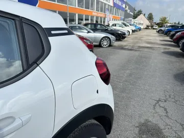 Car image 29