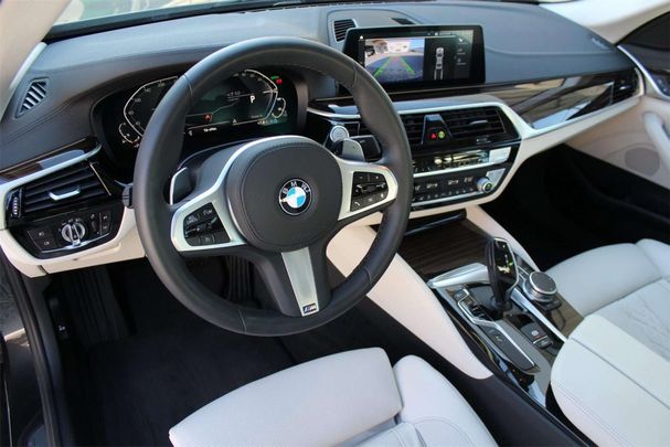 BMW 530 xDrive 215 kW image number 15