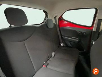 Car image 25