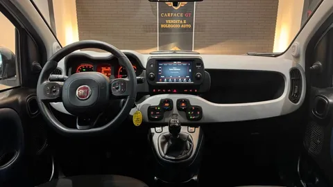 Car image 15