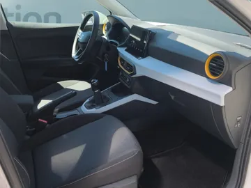 Car image 21