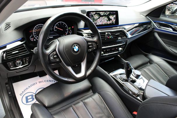 BMW 520i Touring 135 kW image number 10