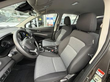 Car image 10