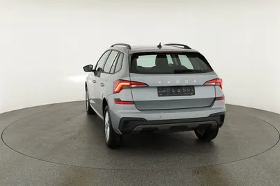 Car image 40
