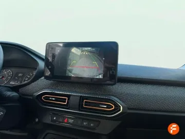 Car image 26