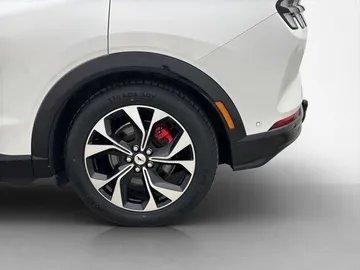 Car image 38