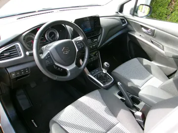 Car image 5