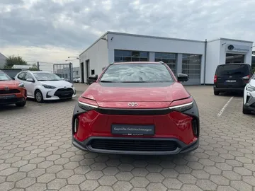 Car image 4