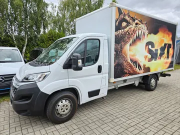 Car image 33