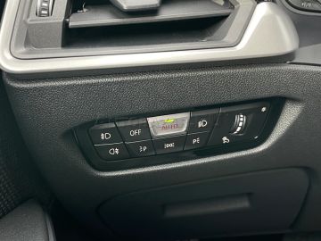 Car image 38