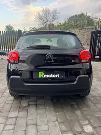 Car image 13