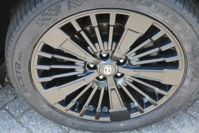 Car image 33