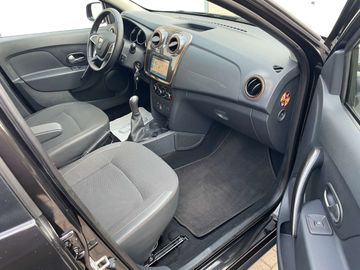 Car image 13