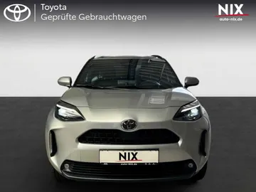 Car image 2