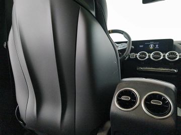 Car image 34