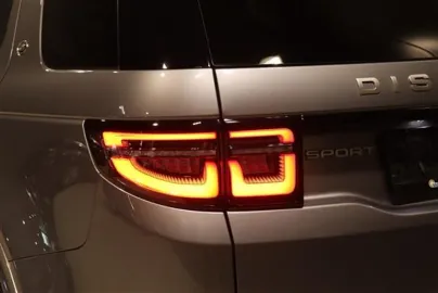 Car image 26