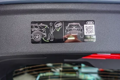 Car image 49