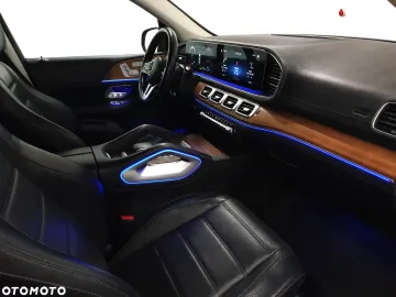 Car image 40