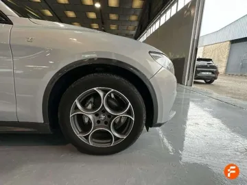 Car image 37