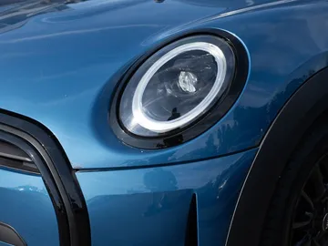 Car image 25