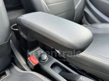 Car image 36