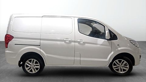 Car image 4