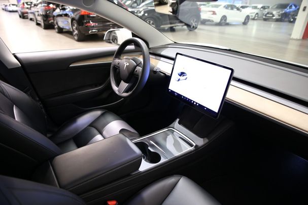 Tesla Model 3 Long Range AWD Dual Motor 324 kW image number 9