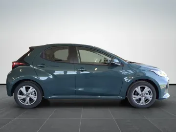 Car image 4