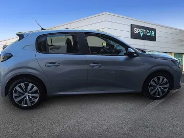 Car image 4