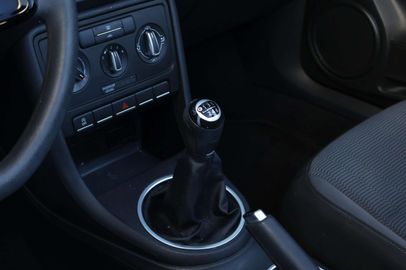 Car image 24